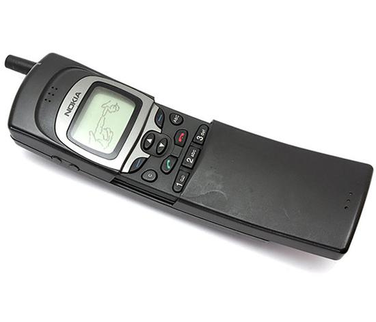 诺基亚8110(1996)——曲线造型、自动滑盖设计,当时售价高达8000元