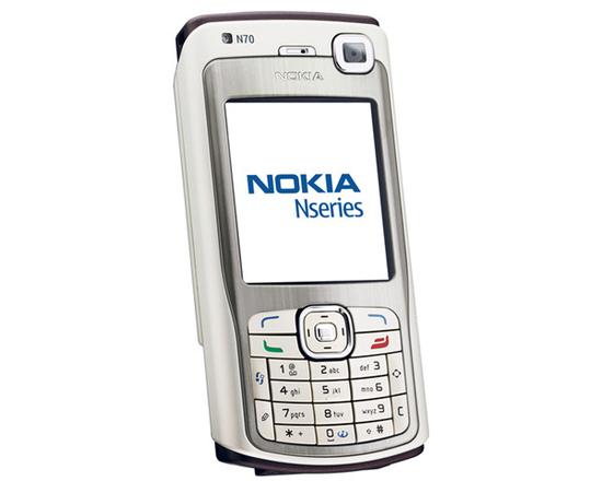 诺基亚N70(2005)——N系列的首代机型,是一款3G手机,采用S60第二版系统