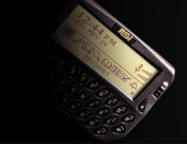 18年前黑莓推出首款产品